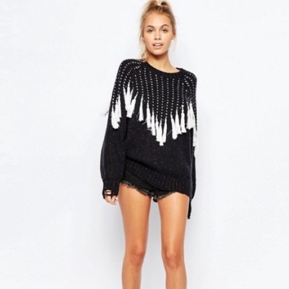 Wildfox Sweaters - Wildfox Effie Tassel Sweater Distressed